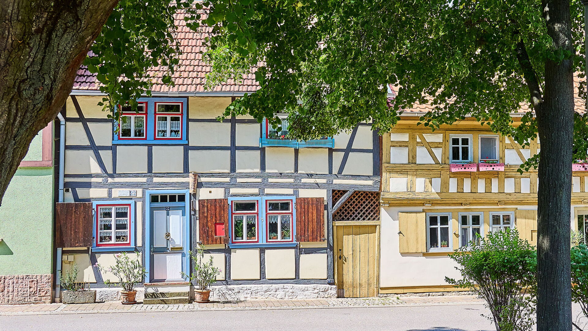 Viele historische Gebäude machen das Flair von Mühlberg aus.